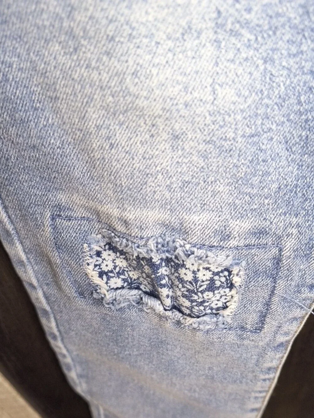 Kids Cat & Jack Size 14 Light Blue Skinny Jeans with Floral Patchs, NWT